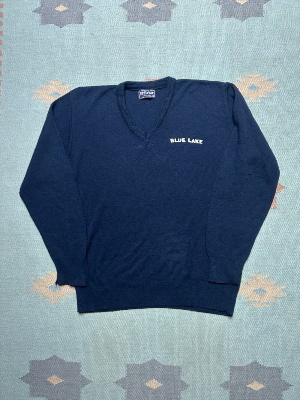 Vintage pullover sweater v neck Blue Lake Michigan acrylic navy men’s small